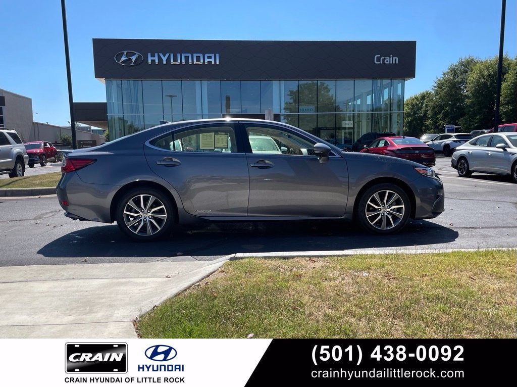 2016 Lexus ES 300h Luxury Pkg, Navi, Adaptive Cruise, Parking Sensors