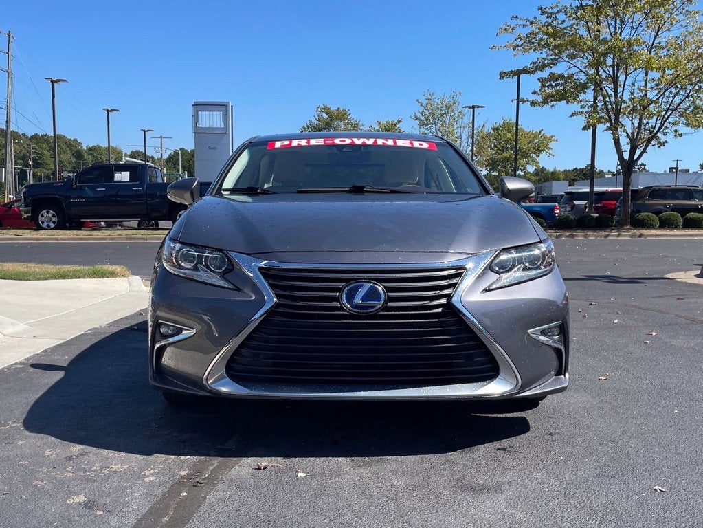 2016 Lexus ES 300h Luxury Pkg, Navi, Adaptive Cruise, Parking Sensors