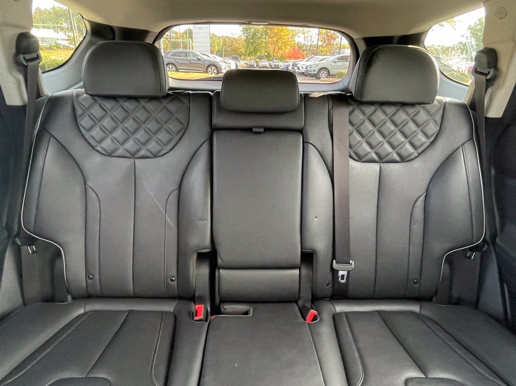 2022 Hyundai Santa Fe Hybrid Limited Pano Roof, Leather, One Owner
