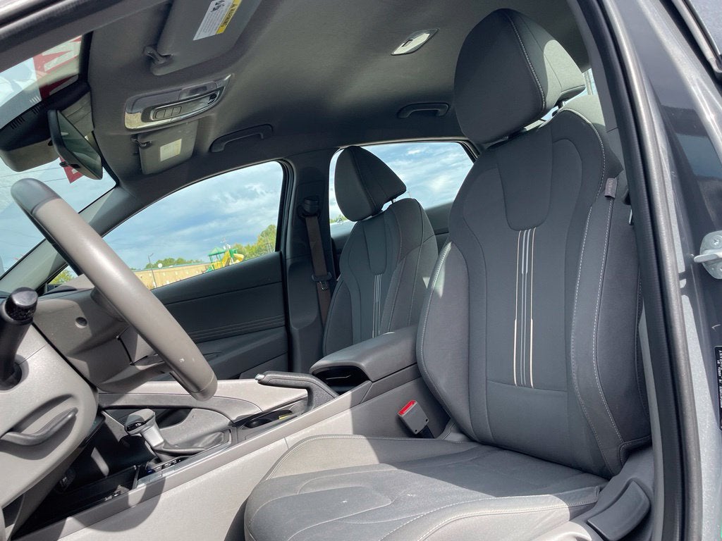 2025 Hyundai Elantra SEL Sport One Owner, Clean CarFax