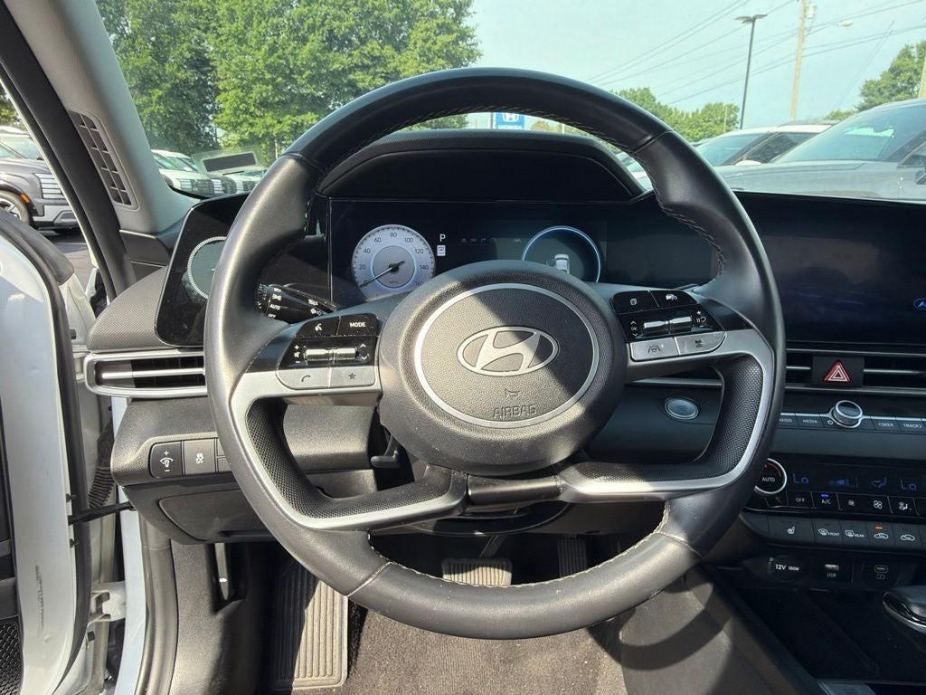 2025 Hyundai Elantra SEL Convenience CARFAX 1-Owner