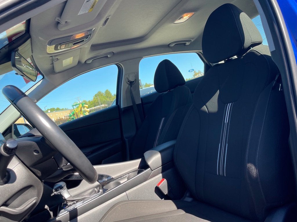 2025 Hyundai Elantra SEL Convenience Moonroof, One Owner