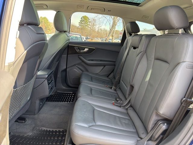 2022 Audi Q7 45 Premium quattro