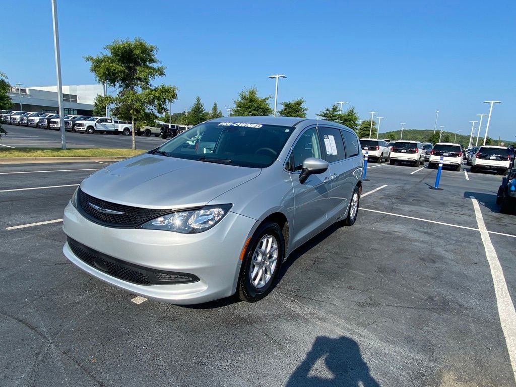 2023 Chrysler Voyager LX