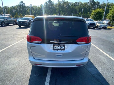2023 Chrysler Voyager LX