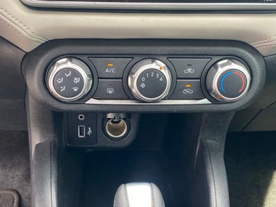 2020 Nissan Versa 1.6 SV