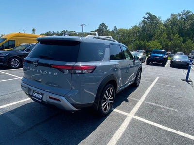 2023 Nissan Pathfinder Platinum