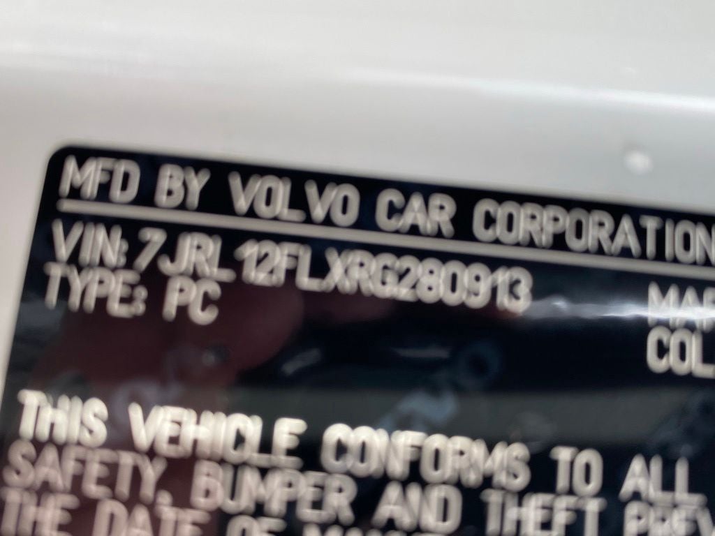 2024 Volvo S60 B5 Plus Dark Theme