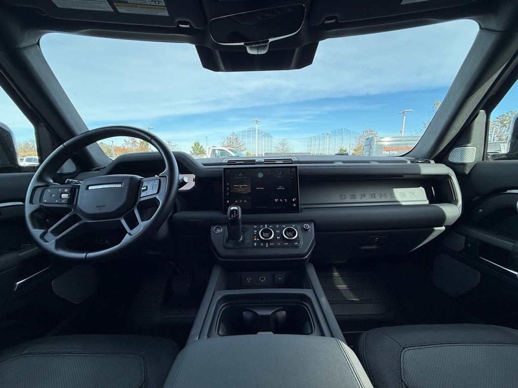 2024 Land Rover Defender 130 X-Dynamic SE
