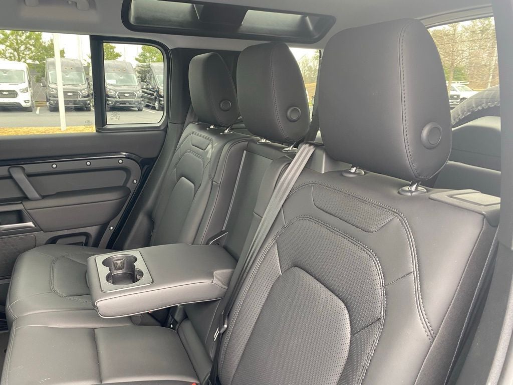 2025 Land Rover Defender 110 S