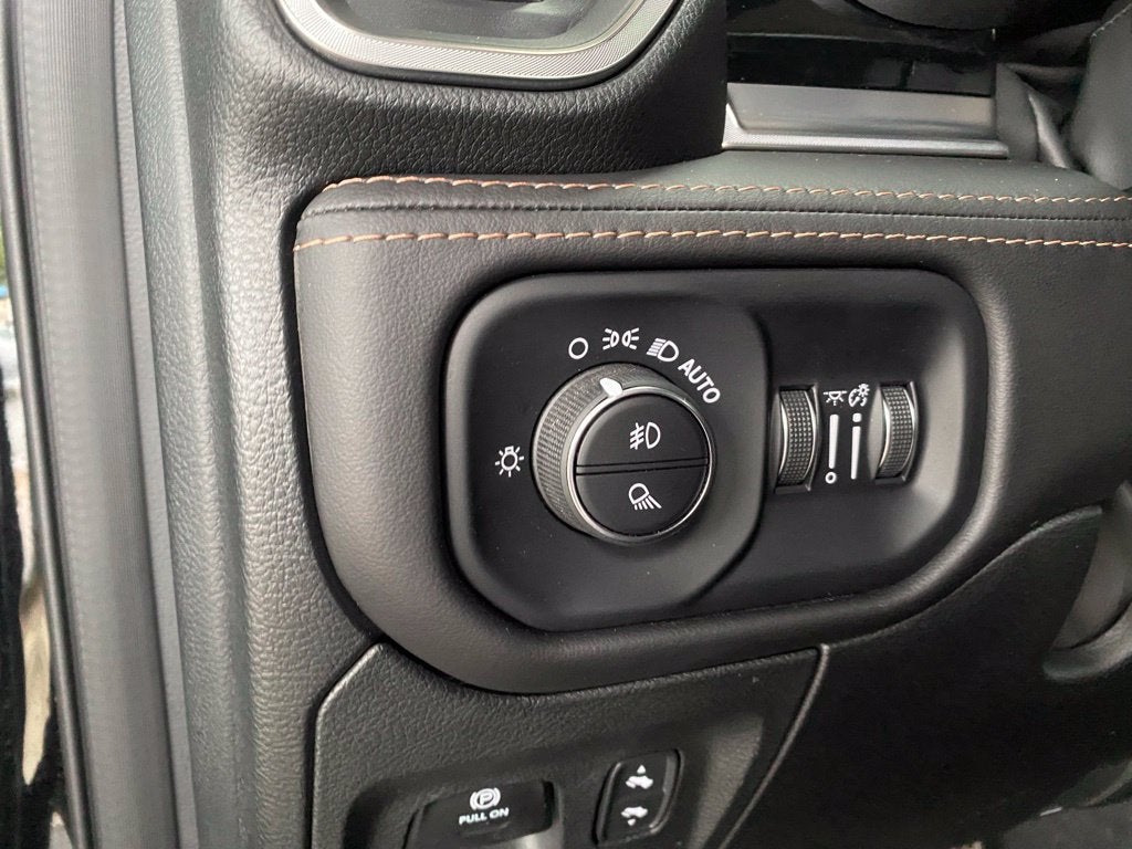 2026 RAM 1500 Tungsten - 4WD - CREW CAB