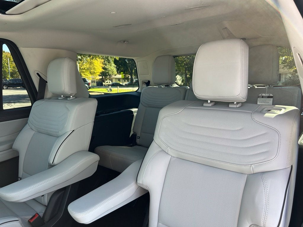 2025 Ford Expedition Platinum - 4WD - PLATINUM ULTIMATE