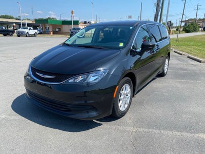 2020 Chrysler Voyager LX