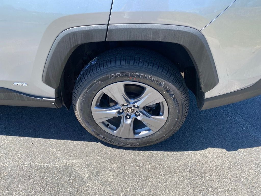 2022 Toyota RAV4 Hybrid XLE