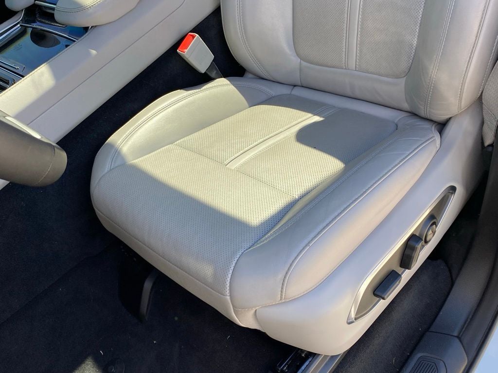 2024 Jeep Wagoneer Base