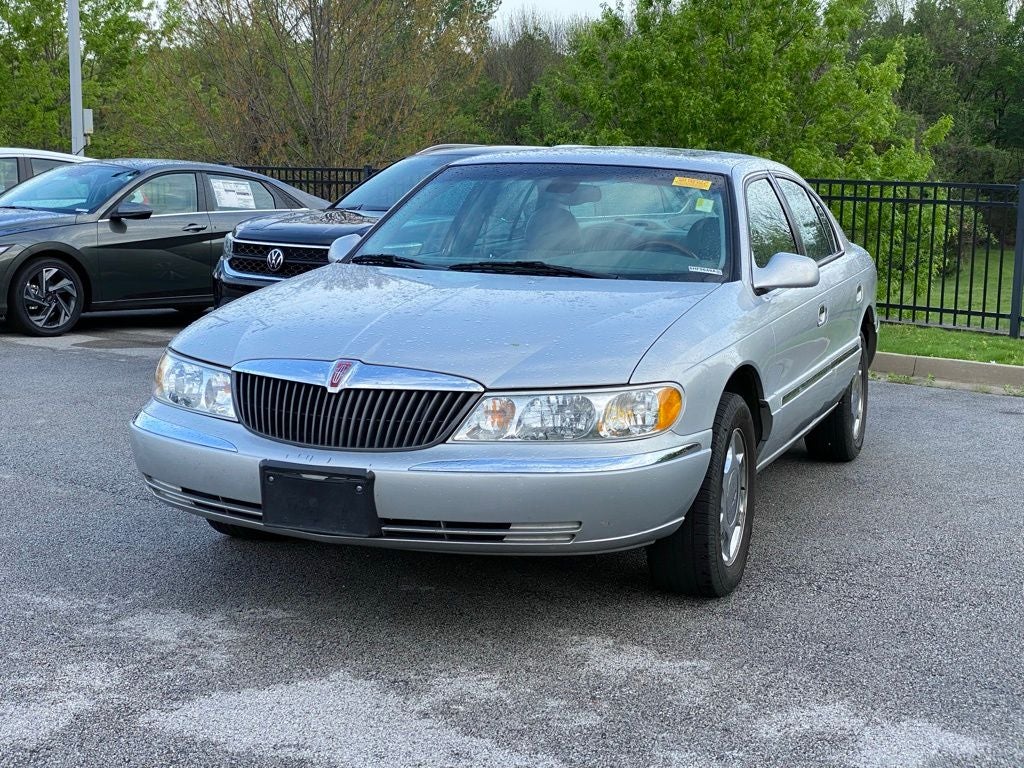 2002 Lincoln Continental Base