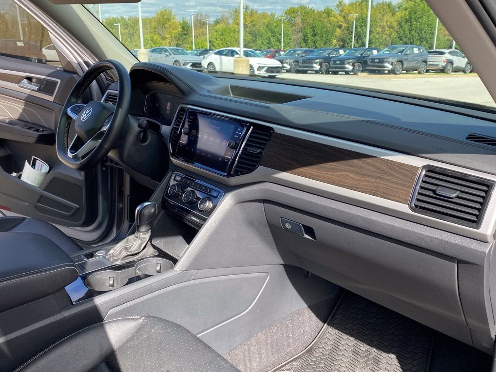 2023 Volkswagen Atlas 3.6L V6 SE w/Technology
