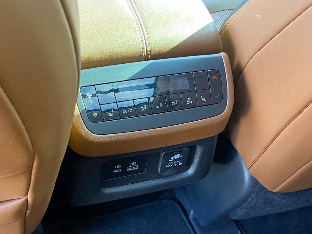 2022 Nissan Pathfinder Platinum