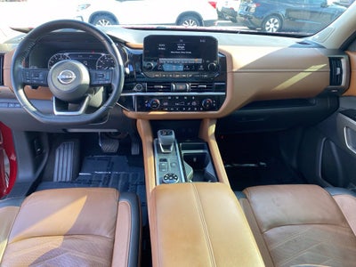 2022 Nissan Pathfinder Platinum