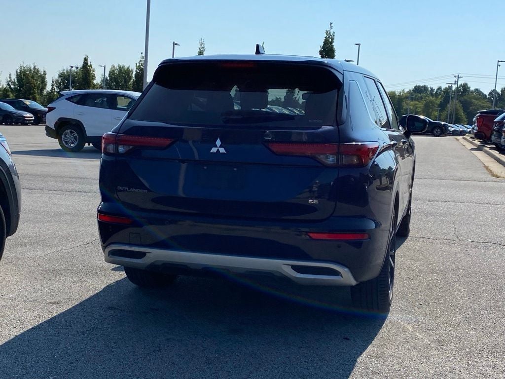 2024 Mitsubishi Outlander SE