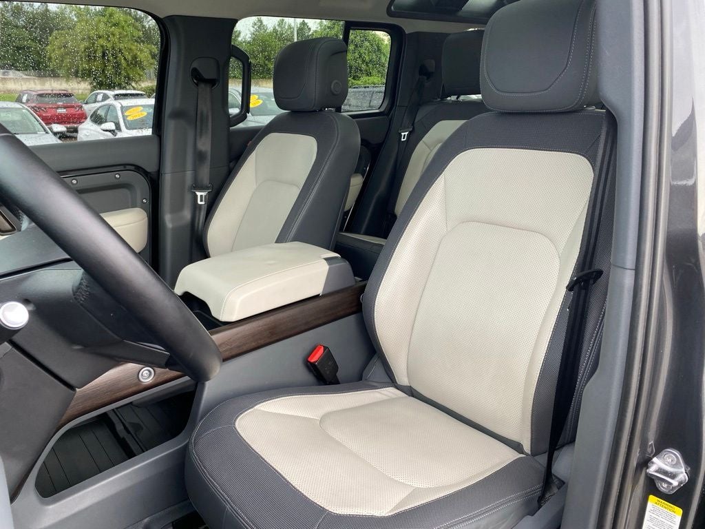 2024 Land Rover Defender 110 X-Dynamic SE