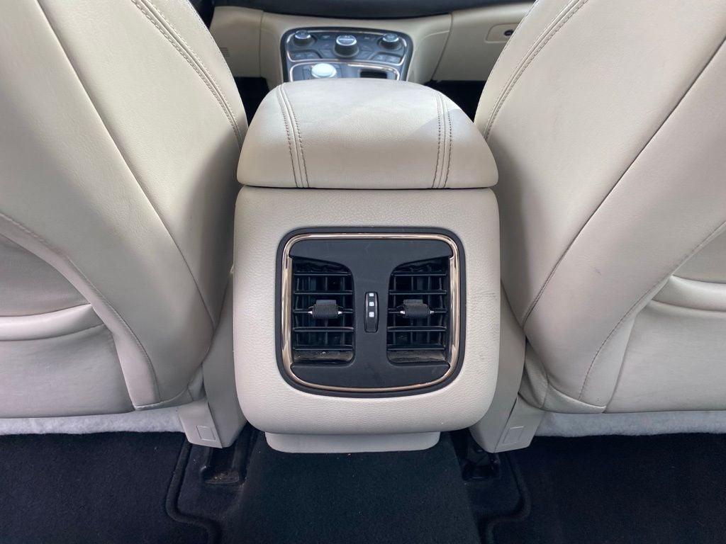 2015 Chrysler 200 C SUPER CLEAN!