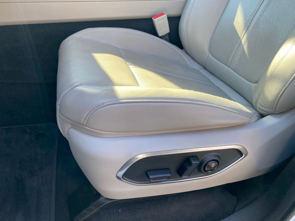 2024 Jeep Wagoneer Base