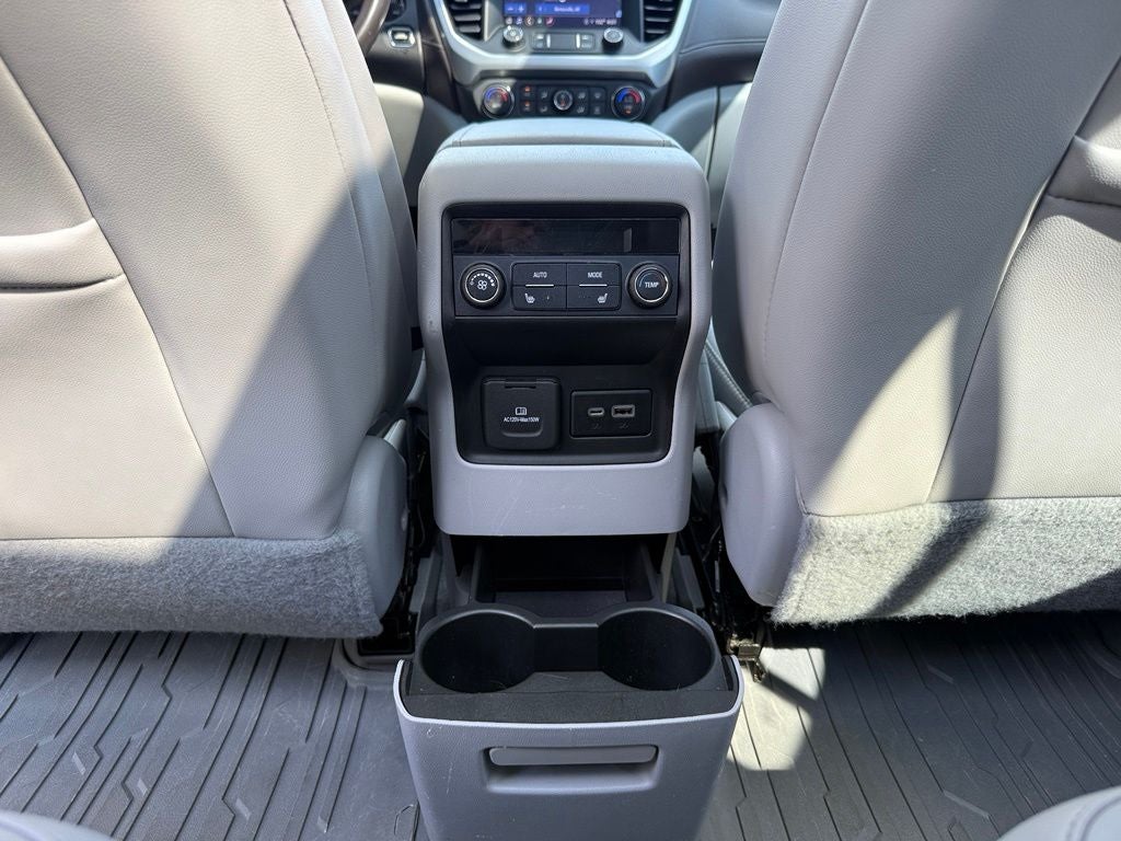 2021 GMC Acadia SLT