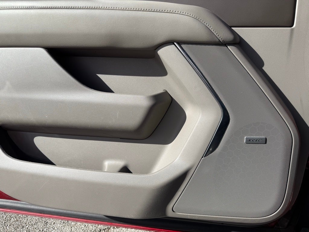 2023 Chevrolet Suburban Z71 2ND ROW BUCKET