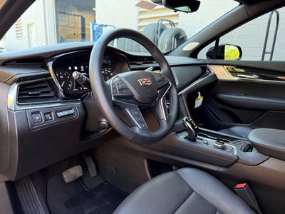2026 Cadillac XT5 Premium Luxury - AWD / SUNROOF / ONE OWNER