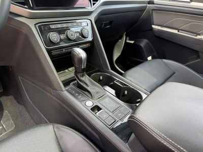 2022 Volkswagen Atlas 3.6L V6 SE w/Technology