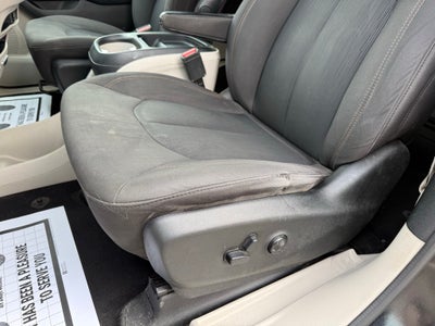 2017 Chrysler Pacifica Touring L LOW PRICED VAN!