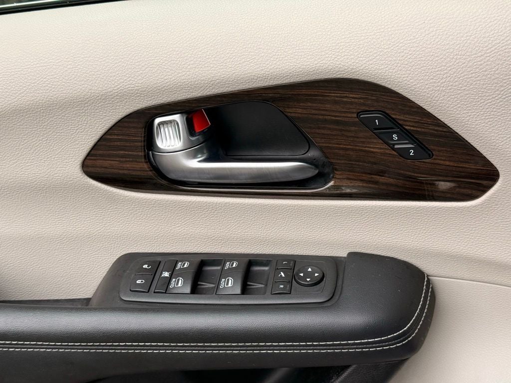 2022 Chrysler Pacifica Limited SOCCER MOM EDITION