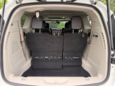 2022 Chrysler Pacifica Limited SOCCER MOM EDITION