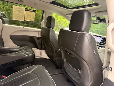 2022 Chrysler Pacifica Limited SOCCER MOM EDITION