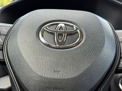 2024 Toyota RAV4 XLE - CLEAN CARFAX / ONE OWNER