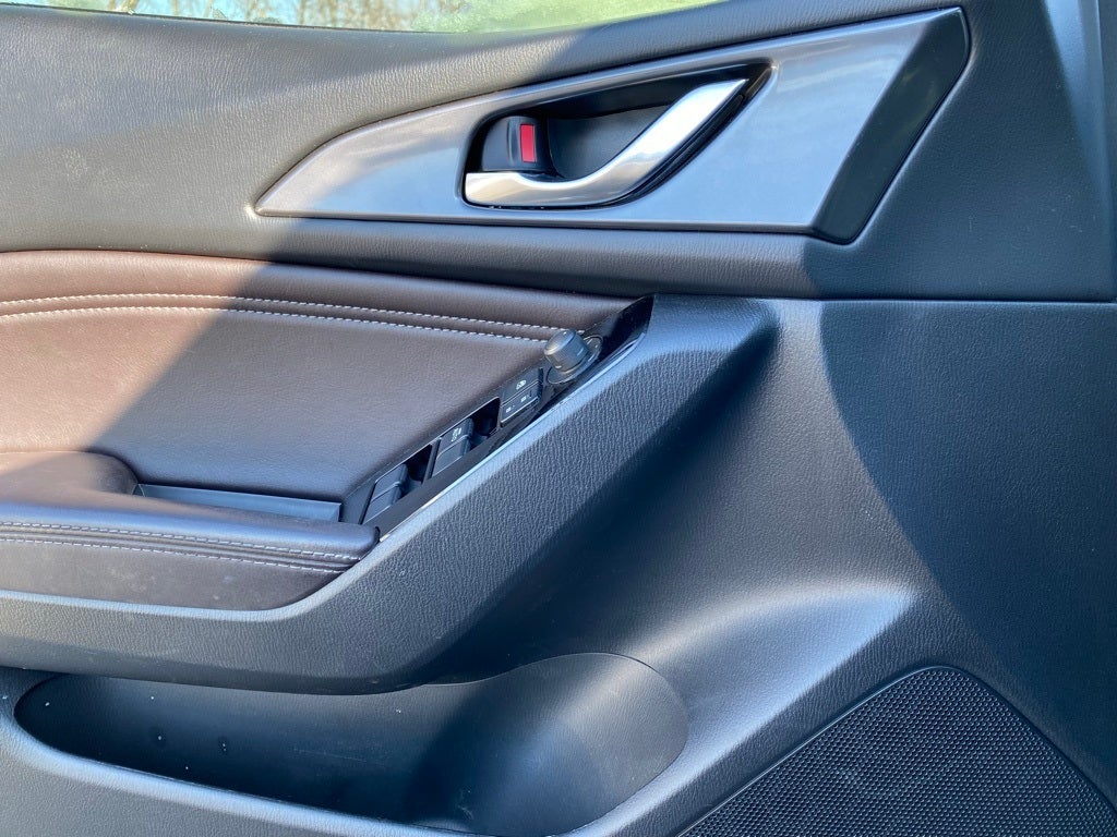 2018 Mazda Mazda3 Grand Touring *LOW MILES*