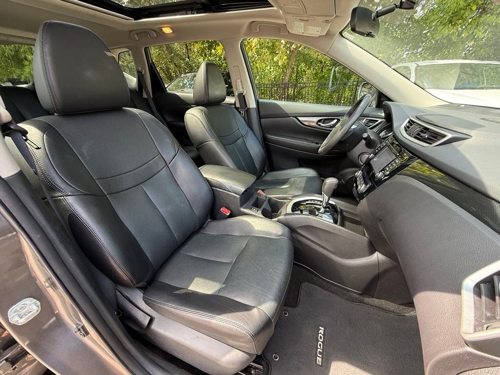 2016 Nissan Rogue SL - AWD / PANORAMIC SUNROOF