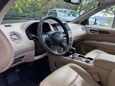 2017 Nissan Pathfinder Platinum - 4WD / DUAL SUNROOF / CLEAN CARFAX