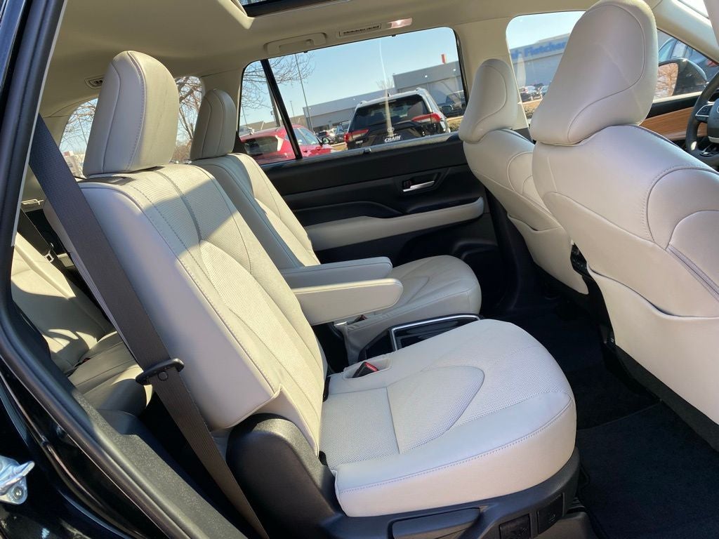2025 Toyota Grand Highlander Platinum