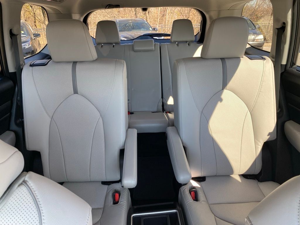 2025 Toyota Grand Highlander Platinum