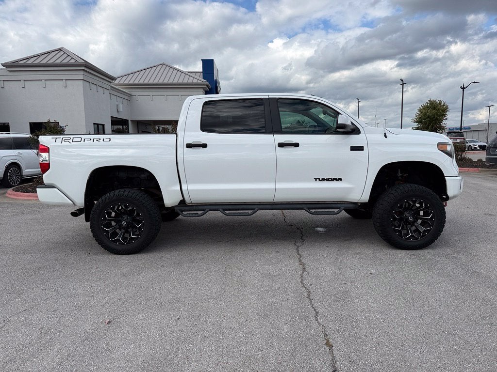 2017 Toyota Tundra TRD Pro - 4WD / 8" LIFT! / CLEAN CARFAX