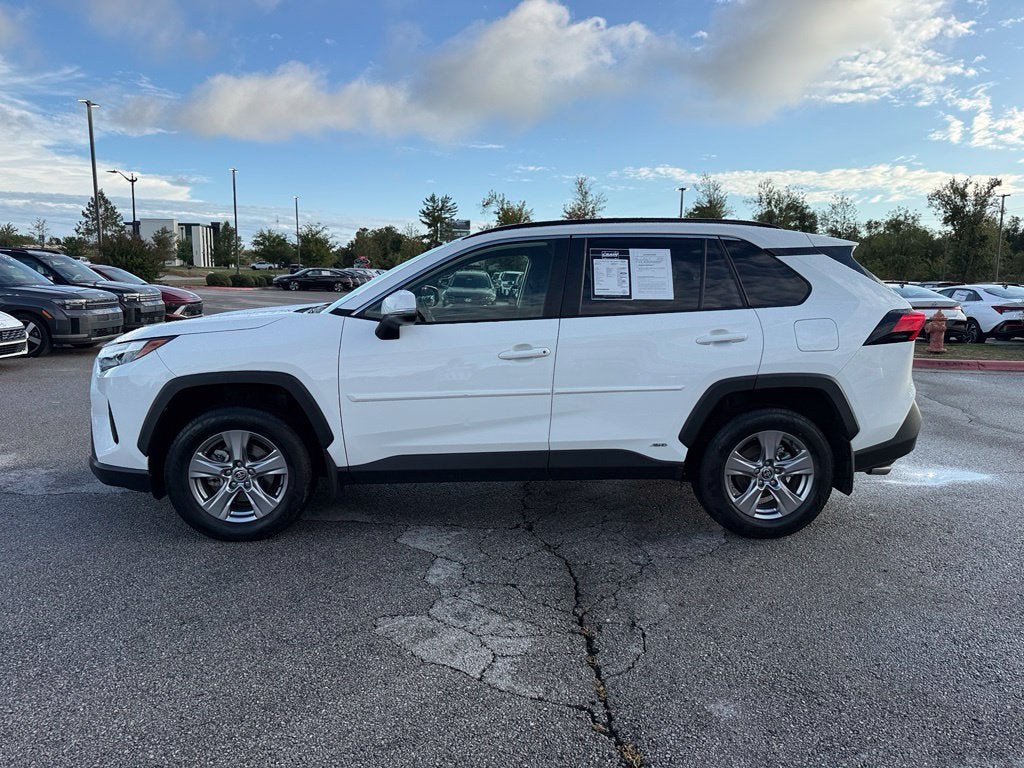 2022 Toyota RAV4 Hybrid XLE - AWD | SUNROOF | CLEAN CARFAX