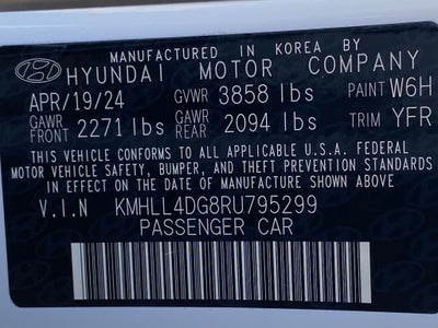 2024 Hyundai Elantra SE