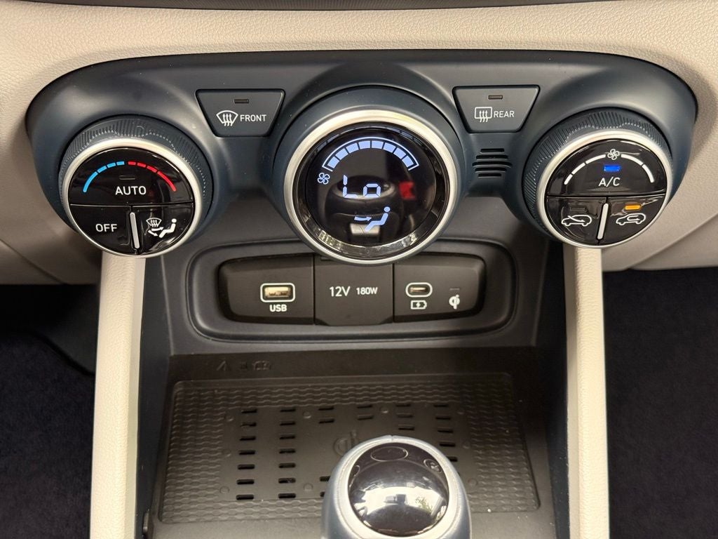 2023 Hyundai Venue Limited ONE OWNER CLEAN CARFAX