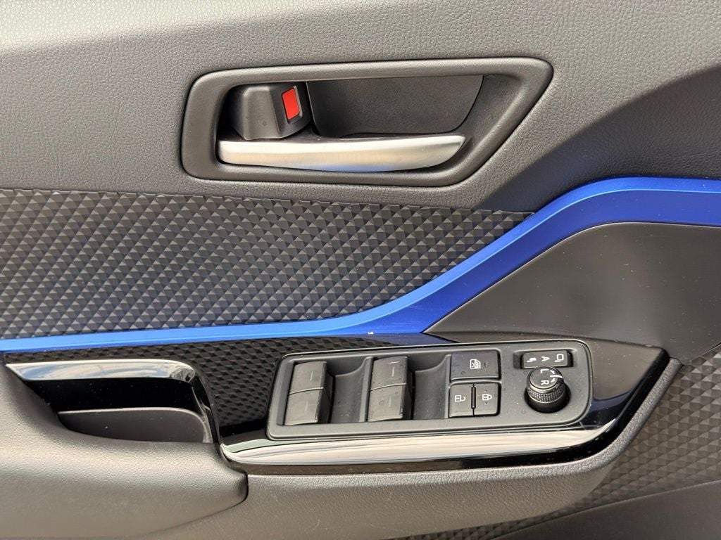 2021 Toyota C-HR XLE POWER LIFTGATE