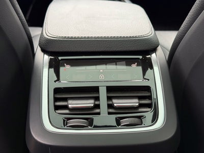 2022 Volvo XC90 T6 Momentum - AWD / PANORAMIC SUNROOF / ONE OWNER