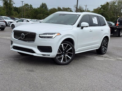 2022 Volvo XC90 T6 Momentum - AWD / PANORAMIC SUNROOF / ONE OWNER