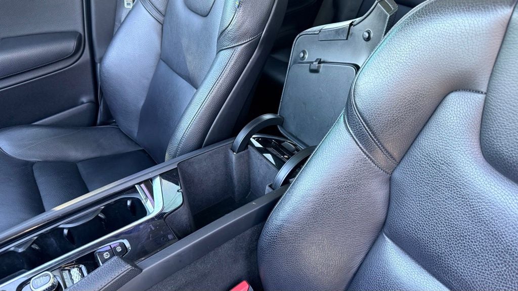 2018 Volvo XC90 T6 Momentum