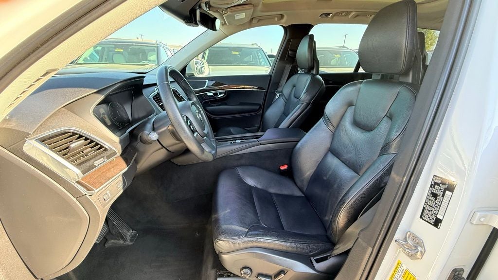2018 Volvo XC90 T6 Momentum